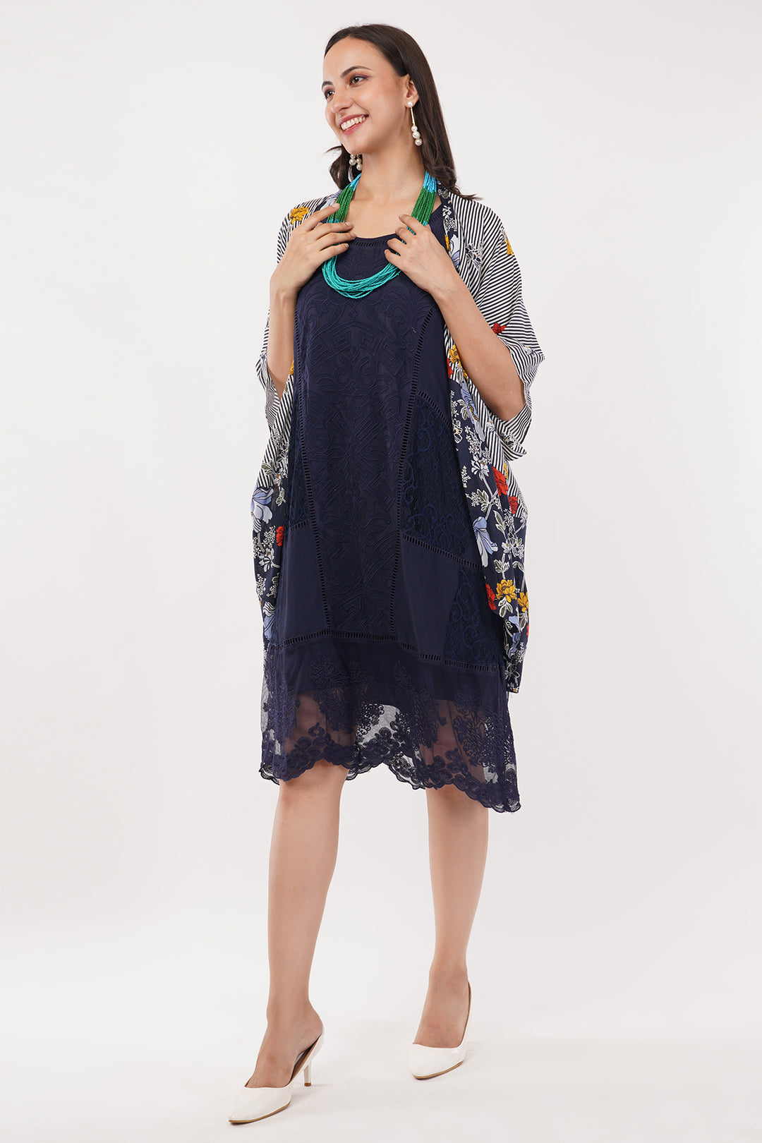 Georgette short dress with cape and neckpiece