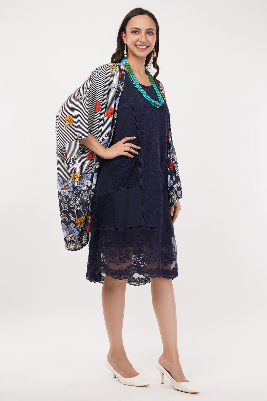 Georgette short dress with cape and neckpiece