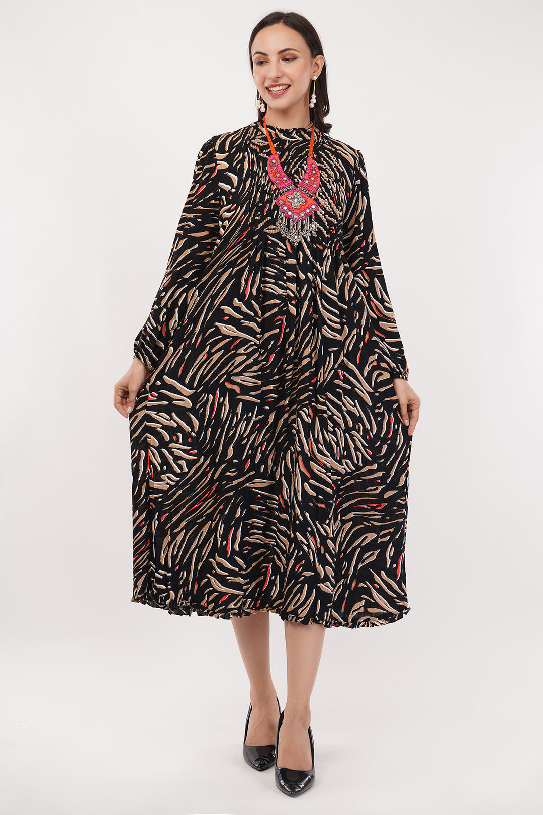 Cotton pintex long dress with neck piece