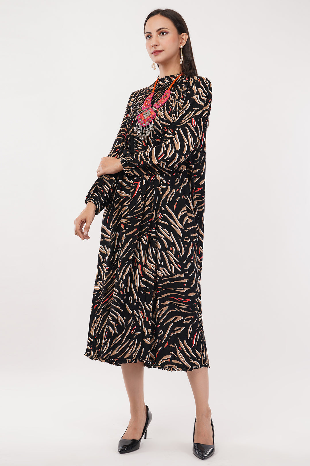Cotton pintex long dress with neck piece