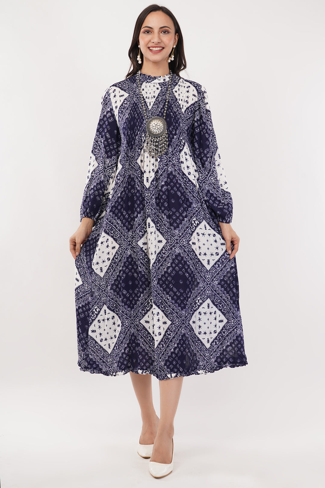 Cotton pintex long dress with neck piece