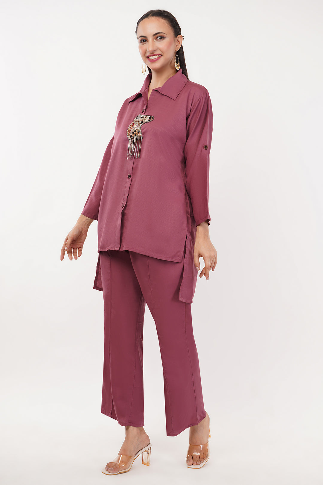 Gajri pink crepe shirt with pants and horse motif with rhinestones