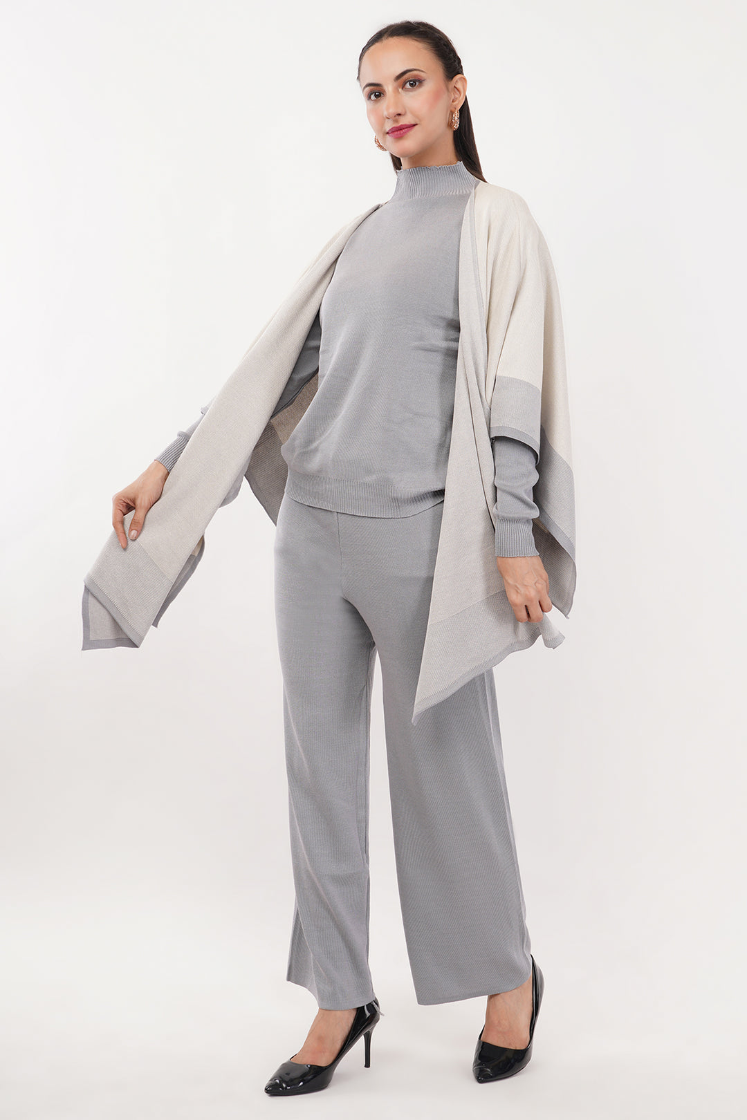Grey 2 pc Wollen set with shawl